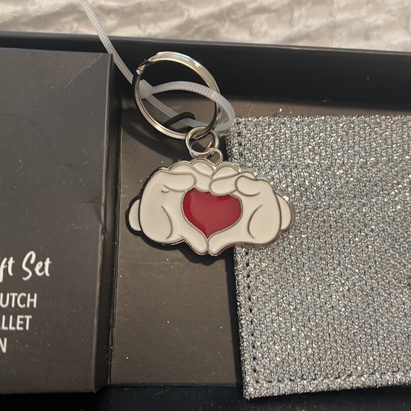 Disney Mickey Mouse 3 Piece Gift Set - Picture 3 of 6